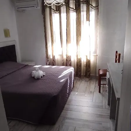 Hotel Livia Tirana Buitenkant foto