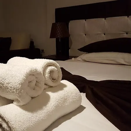 Hotel Livia Tirana Buitenkant foto