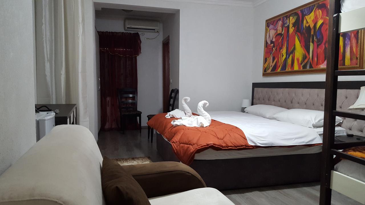 Livia 3* Tirana